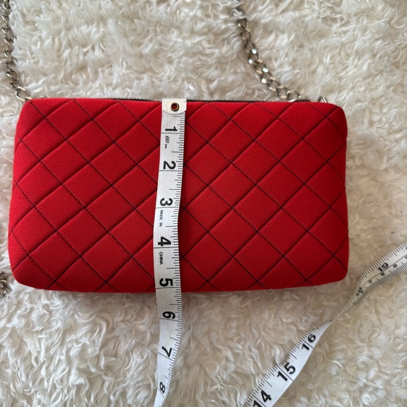 Leghila Italy Neoprene Red Diamond Pattern Crossbody Bag Silver chain strap - Picture 7 of 14
